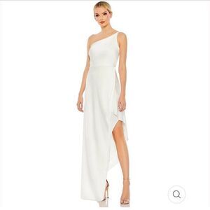 NWOT Mac Duggal Ieena One Shoulder White Satin Gown Size 8
